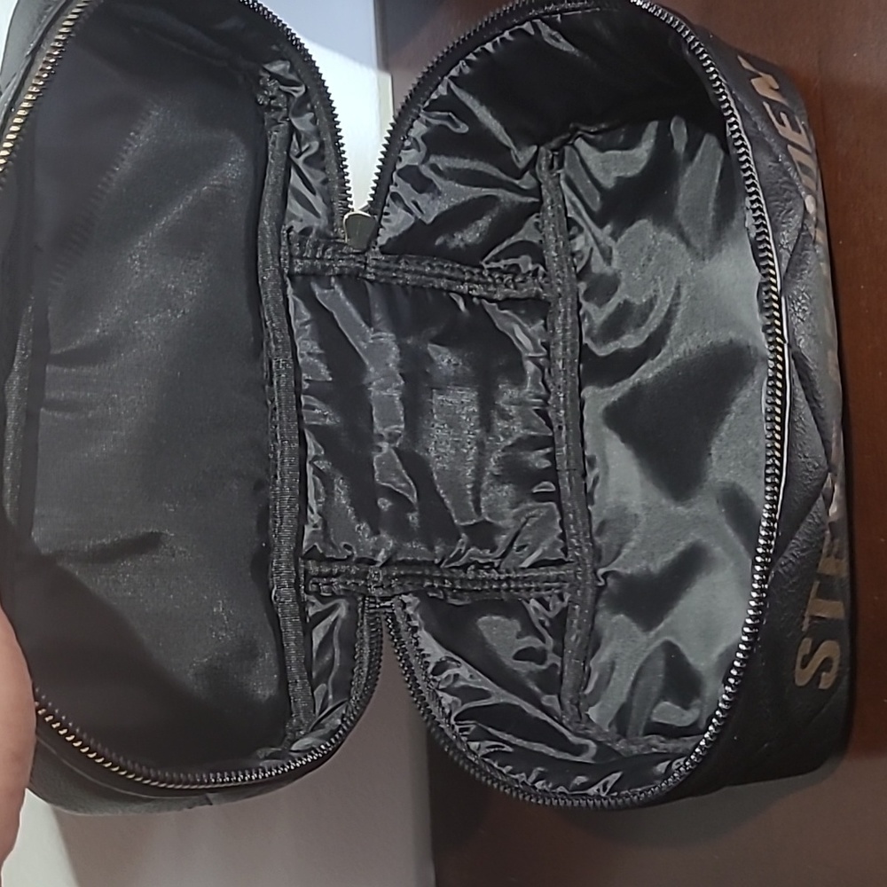 Cosmetic case - Picture 3 of 3